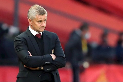 Ole Solskjaer đáp trả lời chỉ trích về vị trí GĐKT ở MU