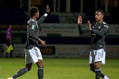 Tân binh đẳng cấp nhất của MU có lời nhắn Rashford và Greenwood