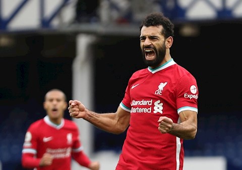Đạt mốc ghi 100 bàn cho Liverpool, Salah được thửa giày dát vàng