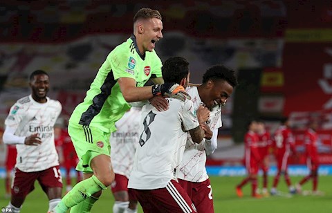 Đấu súng giỏi hơn, Arsenal loại Liverpool khỏi cúp Liên đoàn Anh