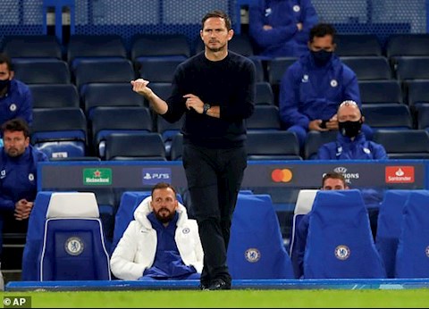 HLV Frank Lampard phát biểu bất ngờ sau trận đấu với Sevilla