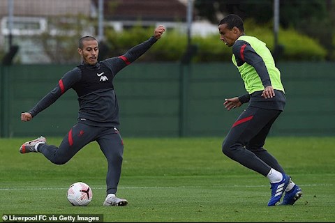 Liverpool mất 2 trụ cột ở đại chiến Ajax