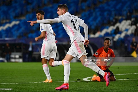 Cận cảnh tình huống Real suýt giành 1 điểm trước Shakhtar