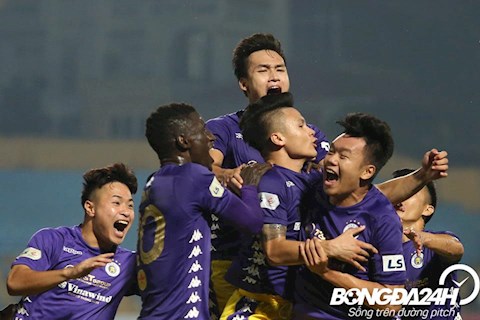 Hà Nội FC đã chơi tất tay để thắng ngược Bình Dương