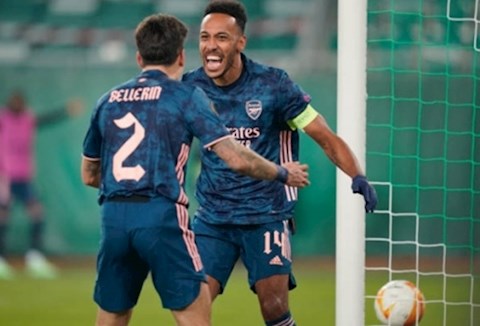 Dimitar Berbatov: Arsenal sẽ đánh bại Leicester