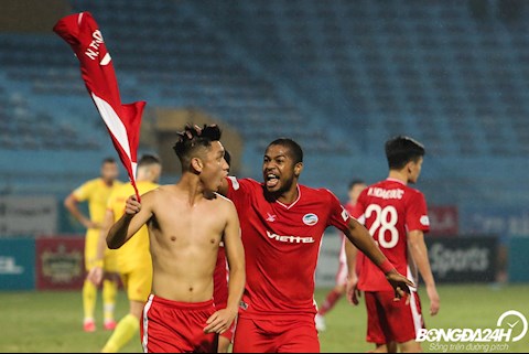 Trọng Đại lên tiếng xin lỗi sau hành động ăn mừng gây họa cho Viettel