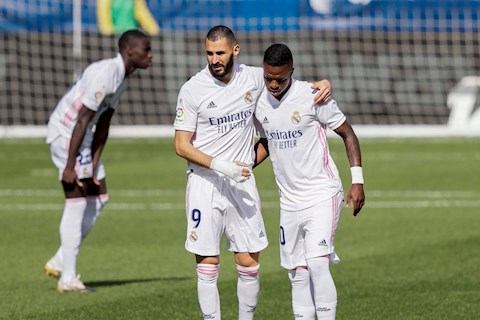 Điểm tin bóng đá tối 28/10: Benzema trù dập sao trẻ Real