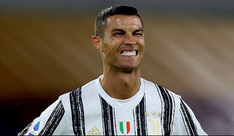 NÓNG: Ronaldo xét nghiệm âm tính với Covid-19, sẵn sàng ra sân cho Juve