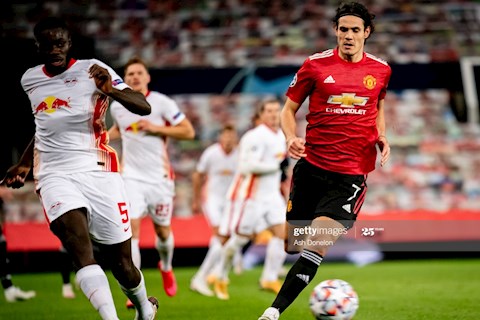 Cavani sốc với văn hoá nhường pen tại MU