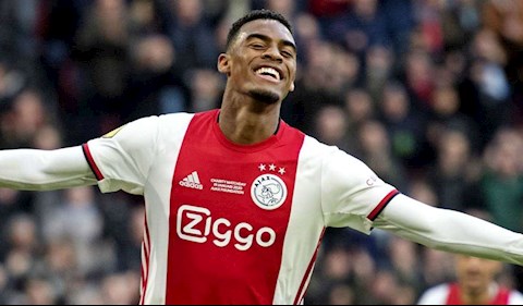 Điểm tin bóng đá sáng 29/10: MU đại chiến Barca vì thần đồng Ajax