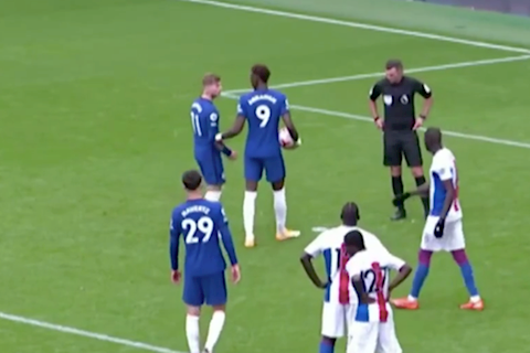 Không phải Jorginho, Abraham tranh đá pen với Werner