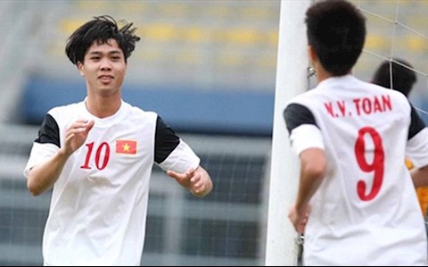 Ngày này năm xưa: Lứa Công Phượng làm nức lòng NHM Việt Nam