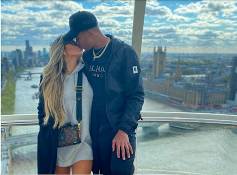 Bạn gái Gabriel Magalhaes: Siêu nóng bỏng, siêu hấp dẫn, nghiện bikini