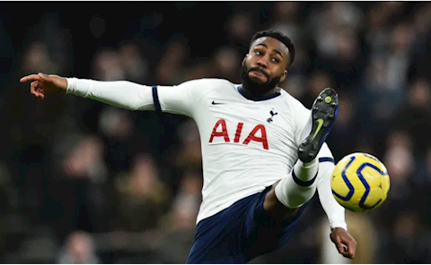 Jose Mourinho đối xử cực phũ với Danny Rose