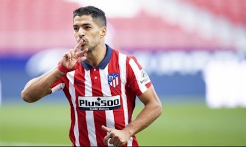 Luis Suarez khiến NHM Barca đau đớn