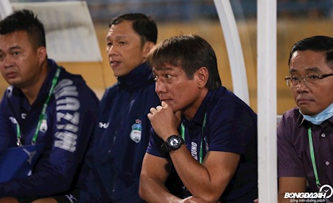 HLV Nguyễn Văn Đàn nói gì sau thất bại nặng nề của HAGL trước Hà Nội FC?