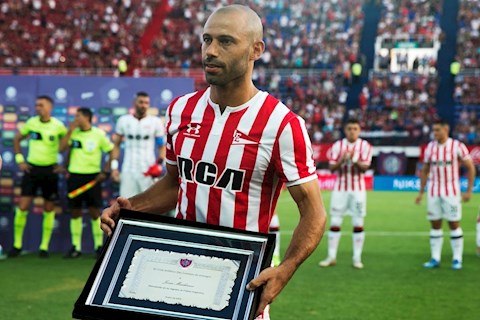 Mascherano tuyên bố giải nghệ