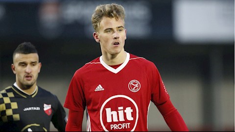 Con trai Bergkamp bị Arsenal từ chối phũ phàng sau thử việc