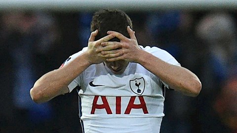 Bị Mourinho liên tục cho dự bị, sao Tottenham lo lắng