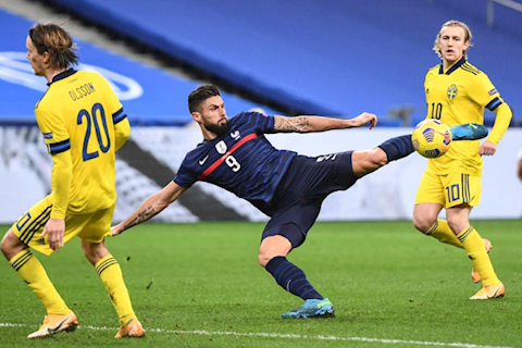 Lập cú đúp trước Thụy Điển, Giroud có vài lời muốn gửi Frank Lampard