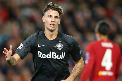Arsenal gửi lời đề nghị gây cười vụ sao Salzburg