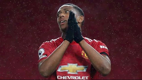Tịt ngòi trước West Brom, Martial nhận chỉ trích thậm tệ