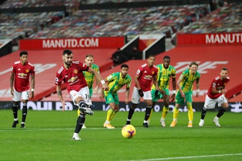 MU bị tố thắng rùa nhờ pen, Bruno đáp trả gay gắt