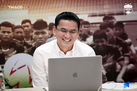 Kiatisuk được trao toàn quyền về chuyên môn ở HAGL