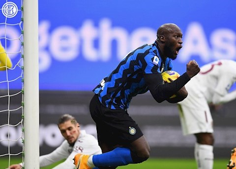 Lukaku duy trì hiệu suất ghi bàn ấn tượng, Inter thắng ngược Torino