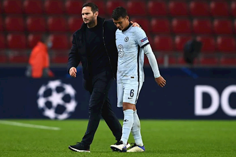 Chelsea chính thức vượt qua vòng bảng C1, Frank Lampard phản ứng thế nào?