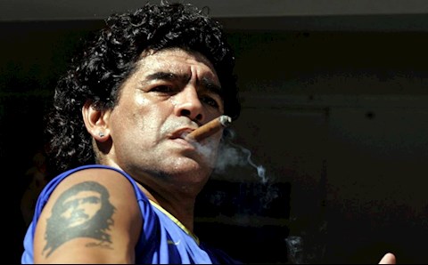 Diego Maradona: Có một cậu bé hư bên ngoài sân cỏ