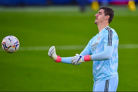 Xem lại sai lầm không thể tha thứ của Courtois trước Alaves