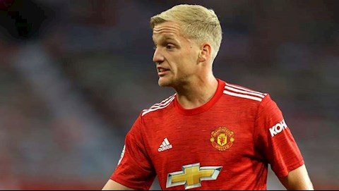 Sau De Gea, tới lượt Van de Beek khiến Solskjaer như ngồi trên đống lửa