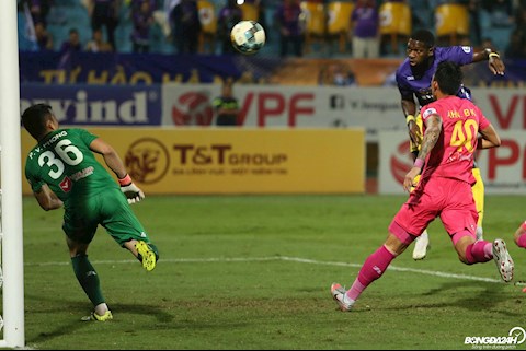 VIDEO: Hà Nội ép sân, Rimario đánh đầu tung lưới Sài Gòn FC