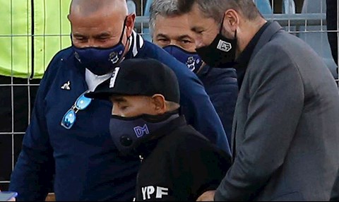 Huyền thoại Maradona phải phẫu thuật não khẩn cấp