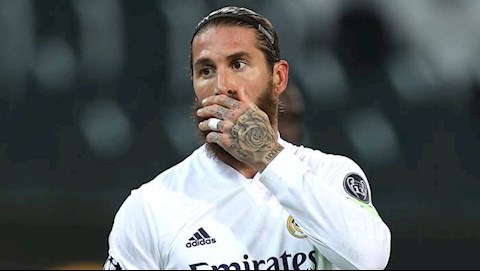 Ramos ghi bàn thứ 100, Zidane chợt buông câu yêu mãi mãi