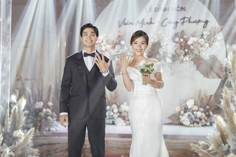 Đám cưới Công Phượng sang chảnh nhất Sài thành, khách mời phải quẹt thẻ ra vào