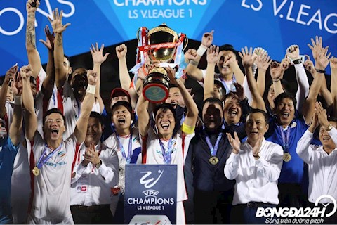 Viettel và SLNA thâm tóm danh hiệu V-League tháng 10