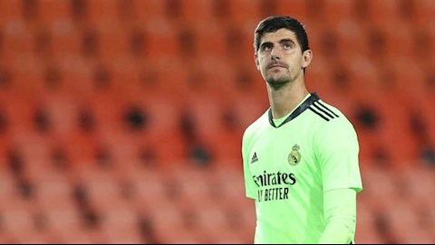 Courtois đặt dấu hỏi cho VAR sau trận thua của Real Madrid