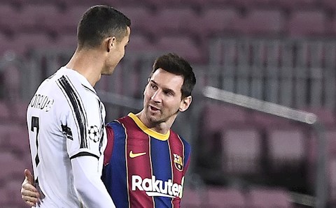 Sỉ nhục Messi, chị gái khiến Ronaldo khó xử
