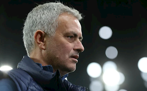 Tottenham đi tiếp với ngôi đầu bảng, Jose Mourinho phản ứng thế nào?