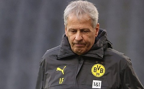 Dortmund sa thải HLV sau trận thua thảm hại tại Bundesliga