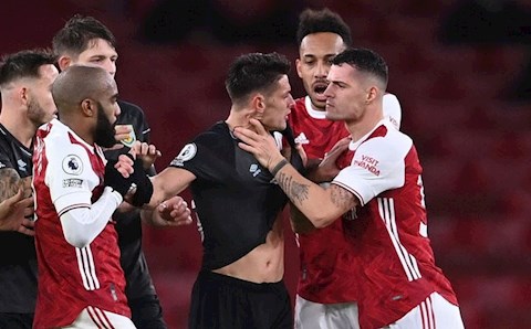 Những con số bất ngờ về phong độ tệ hại của Arsenal