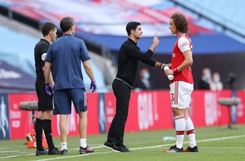 Arteta lần đầu lên tiếng, phủ nhận mâu thuẫn với David Luiz
