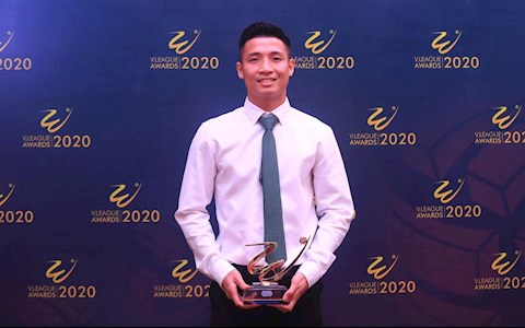 Trung vệ Bùi Tiến Dũng chính thức gia hạn hợp đồng với CLB Viettel