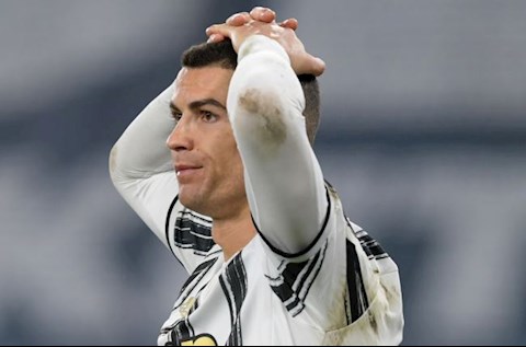 Ronaldo sút hỏng 11m, Juventus đành chia điểm với Atalanta