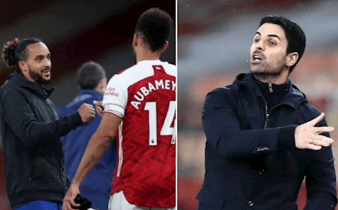 Mikel Arteta lên tiếng phản pháo Theo Walcott