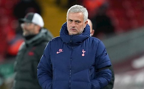 Bị chê phòng ngự tiêu cực, Mourinho đáp trả cực gắt
