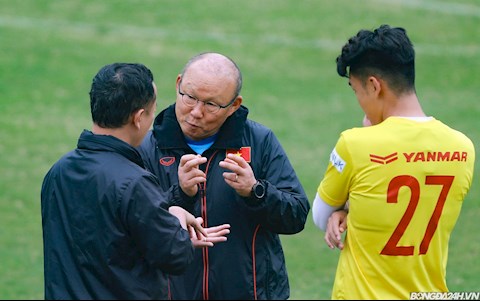 Thầy Park và các học trò gửi lời chúc ngọt ngào tới NHM