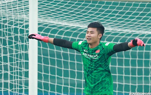 Thủ môn Văn Toản khiến HLV Park Hang Seo âu lo